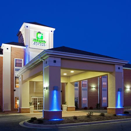 Holiday Inn Express Prince Frederick By Ihg Exterior photo