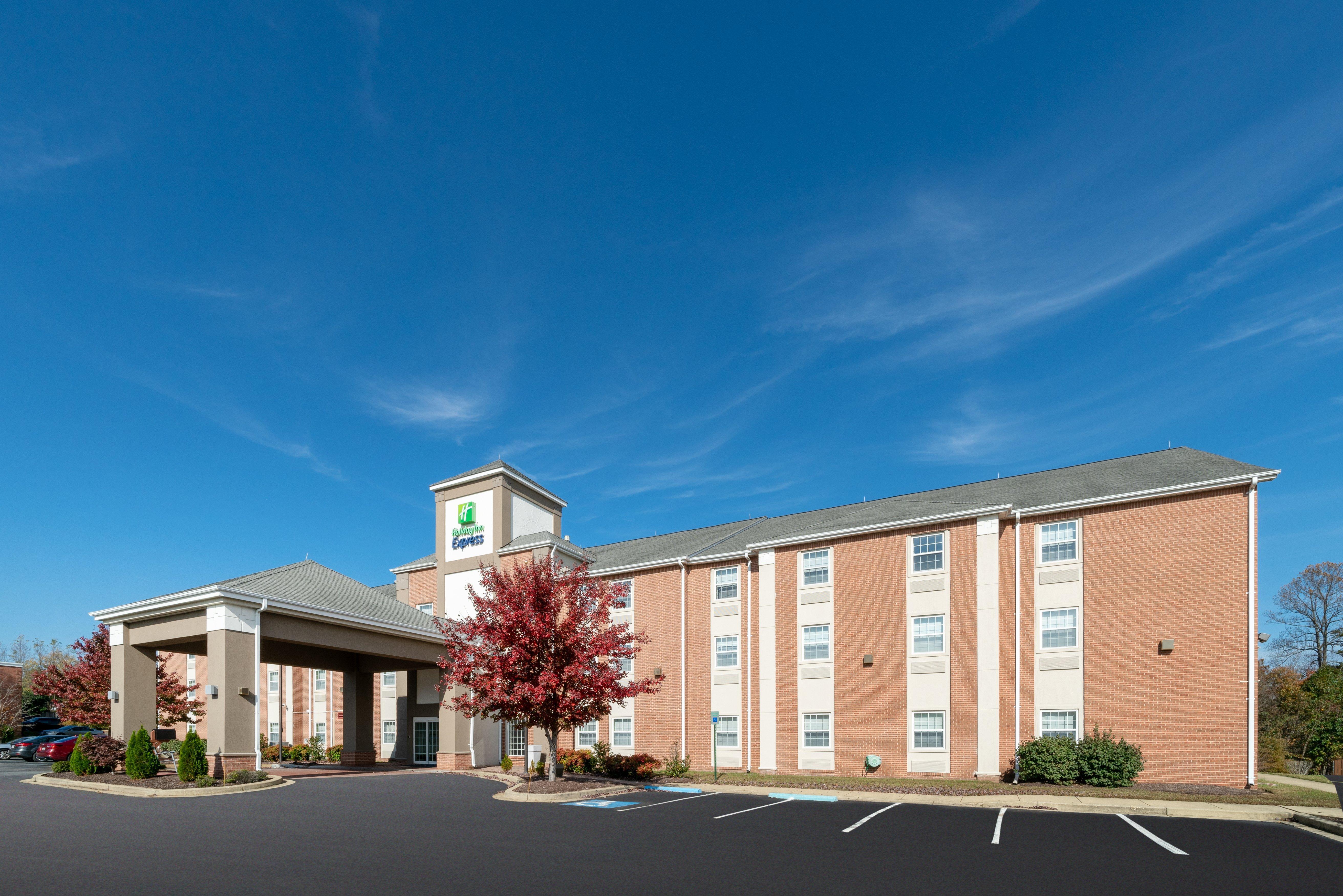Holiday Inn Express Prince Frederick By Ihg Exterior photo